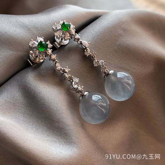 冰珠珠镶嵌耳环，尺寸；10mm