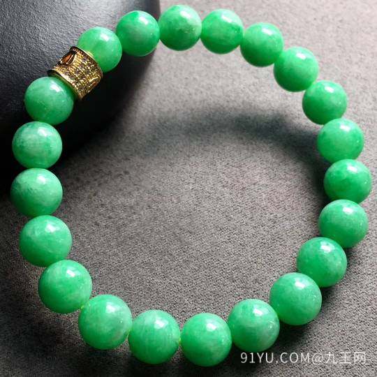 ❤️。
冰绿珠珠手串，料子细腻，颜色很清爽，珠珠直径：8.5mm，21颗