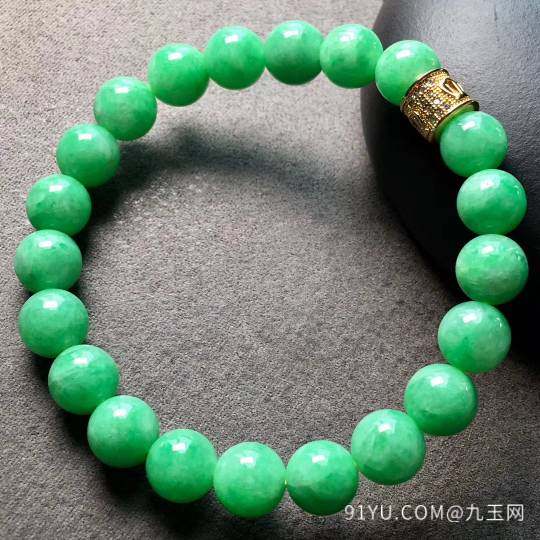 ❤️。
冰绿珠珠手串，料子细腻，颜色很清爽，珠珠直径：8.5mm，21颗